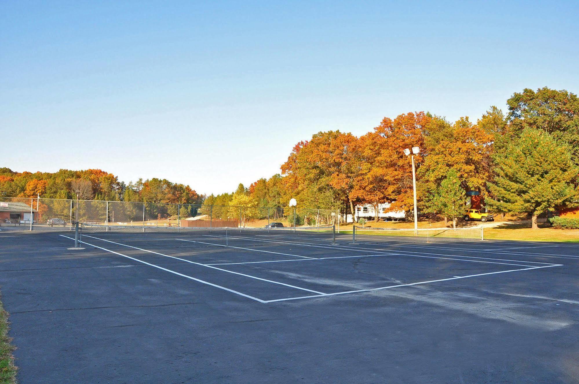 Arrowhead Resort Campground Plainville Esterno foto